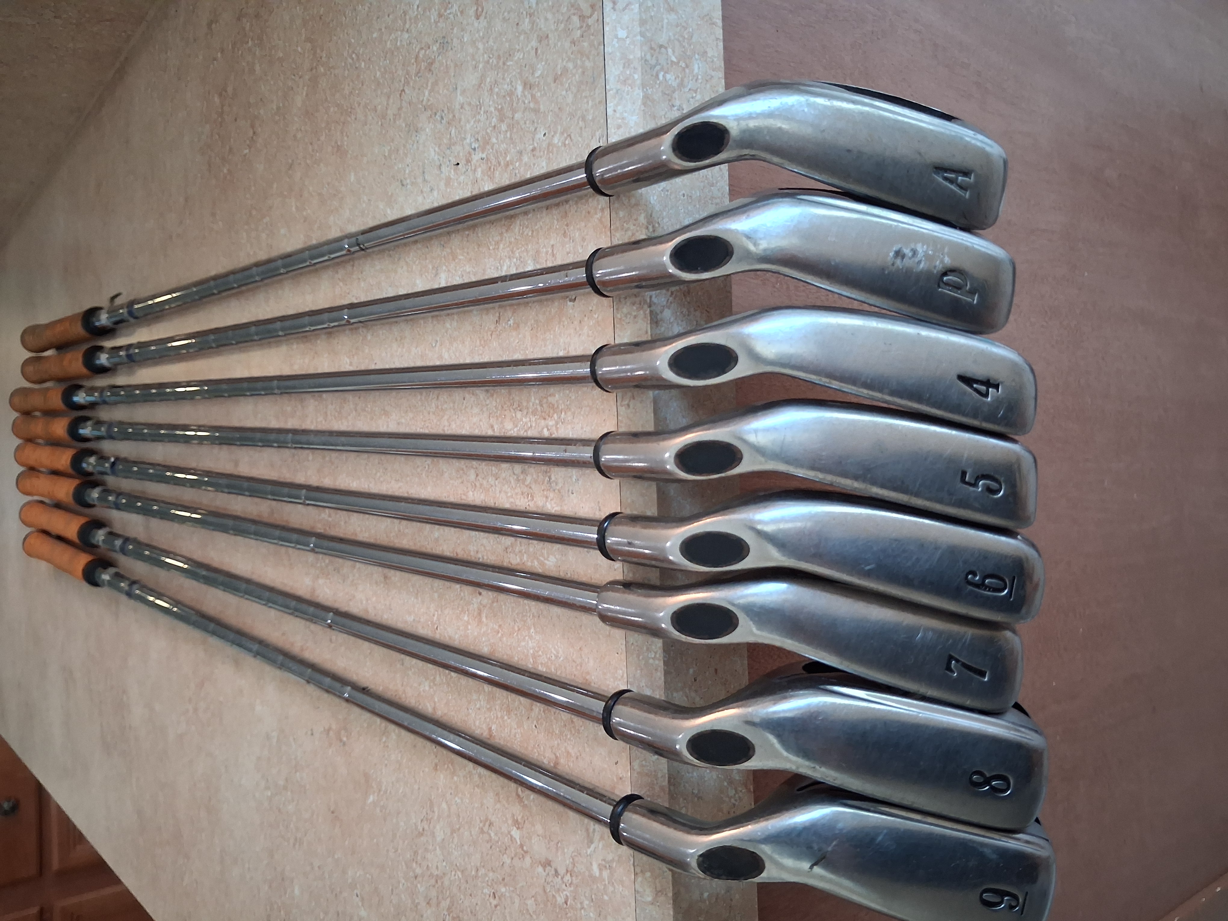 Callaway Golf x20 8 Piece Iron Golf Club Set